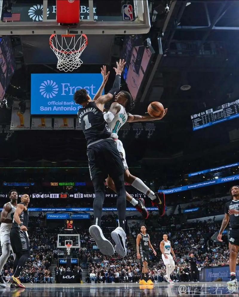 莫兰特单挑文森特 转身跳投精准命中